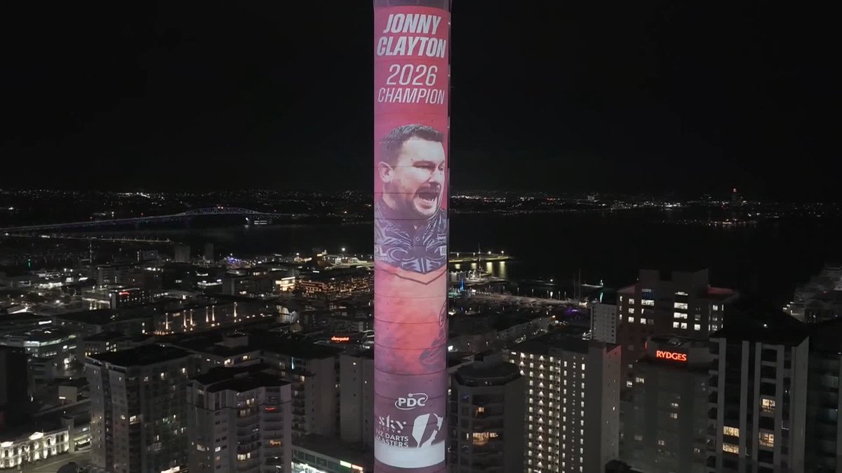NZ Darts Masters champion Jonny Clayton lights up the iconic Sky Tower in Auckland! 🗼