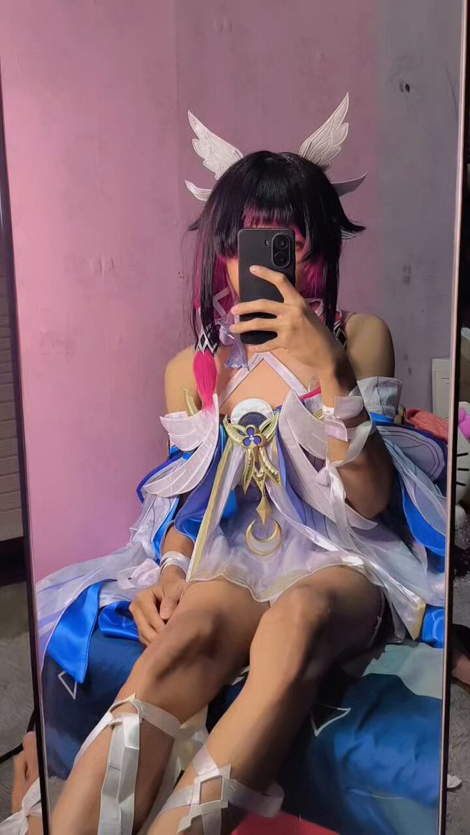 suka banget sama wignya😘