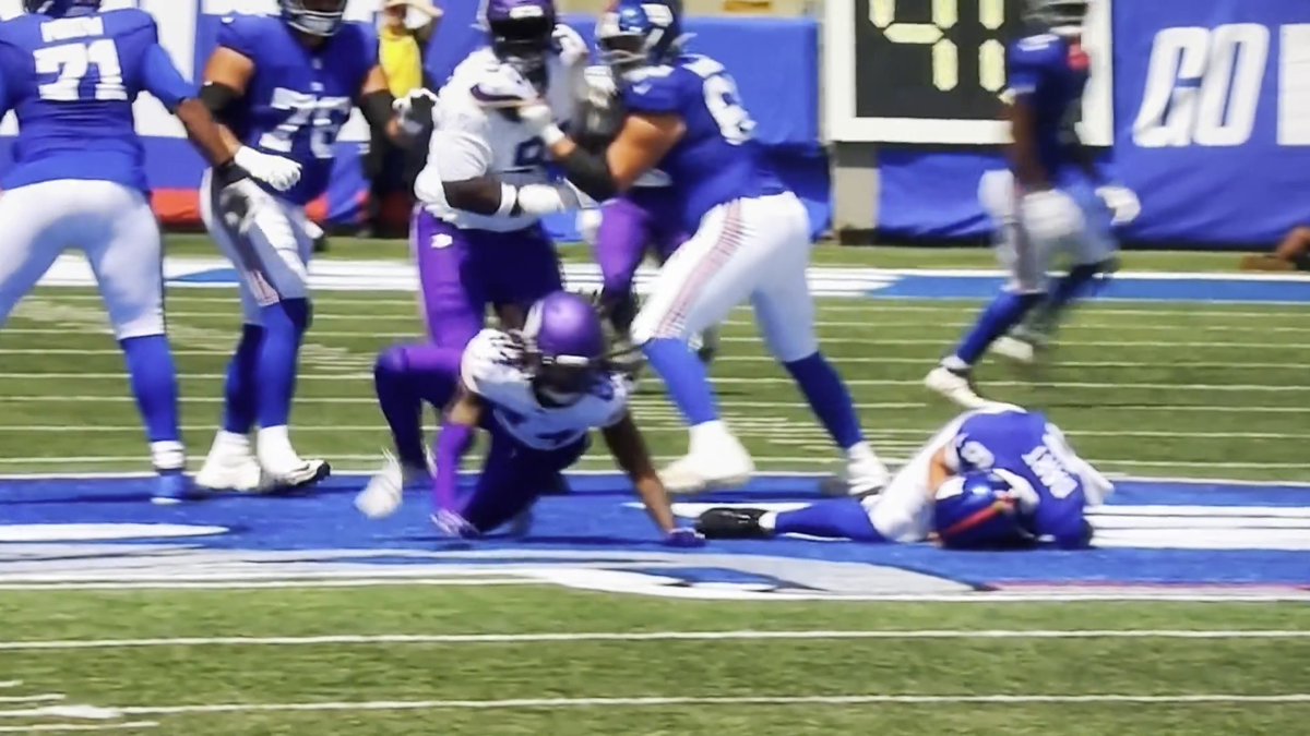 Alert: #Giants QB Jaxson Dart headed to the blue medical tent after getting layed out by #Vikings S Jay Ward on this sack below.