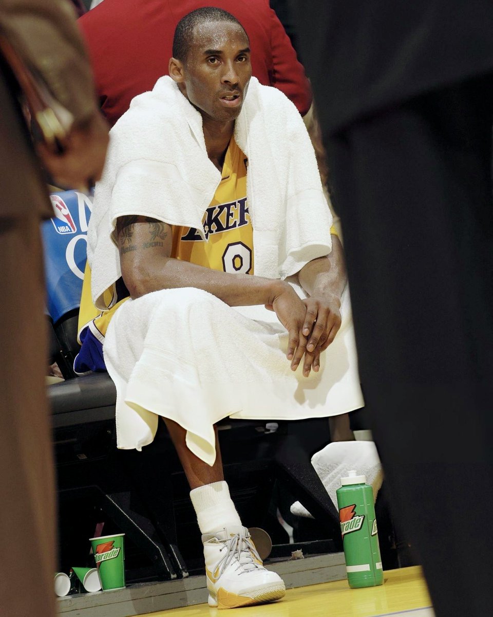 Kobe Bryant scored a playoff career-high 50 points against the Suns! (2006) 50 PTS 8 REB 5 AST 3 STL 57% FG (20/35) 83% FT (5/6)