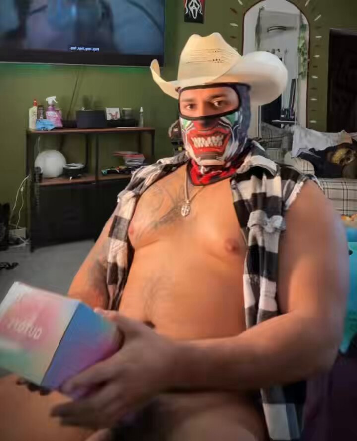 I haven’t had anything up my butt since last October. Check out —-> QUTOYS-Pride Tide 🌈