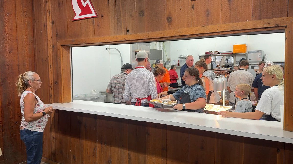 Serving lunch at Cattlemen's. Come get yourself a hot beef sundae!