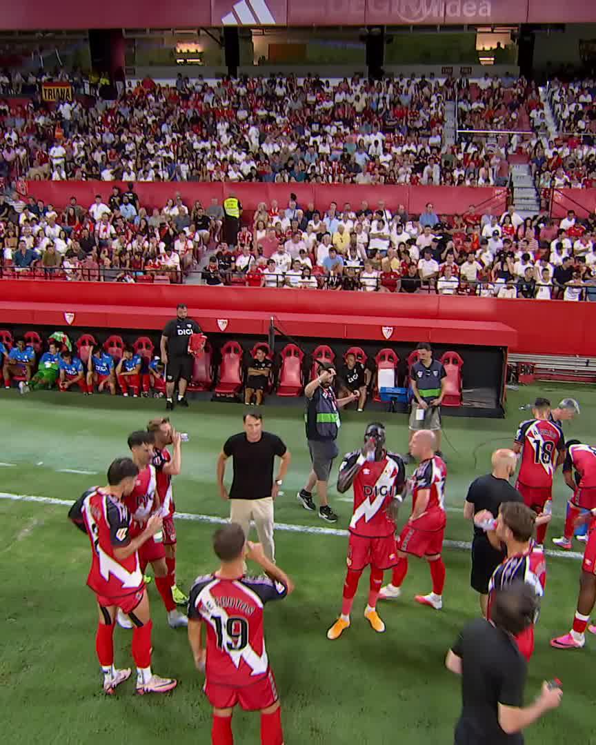 PURO FÚTBOL. 🗣️ BehindLALIGA | VUELVELALIGA | Rayo Vallecano