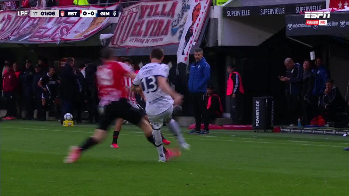 👀 LA JUGADA QUE RECLAMÓ TODO GIMNASIA: Gaich le entró fuerte a Conti en el inicio del clásico entre Estudiantes y Gimnasia. ▶️ ESPN Premium | Suscribite al Pack Fútbol | #TorneoClausura 🇦🇷