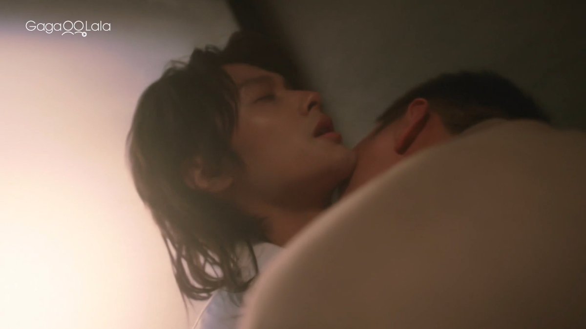 ver essa cena sabendo que o jingyu é tão ciumento com o kuma quanto o changyang, e se ele dá chupões quando fica com ciúmes…
