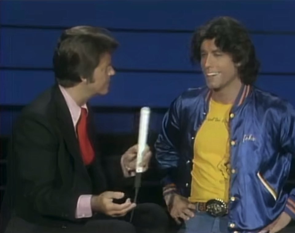 John Travolta on American Bandstand1976 Before Saturday Night Fever. Before the icon. Just pure 70s energy.