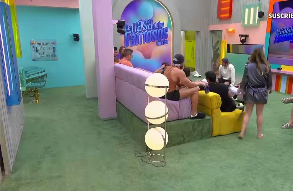 La lagartona de Gema ya no sabe cómo entrarle por los ojos a Memo Schutz. #LaCasaDeLosFamososMx