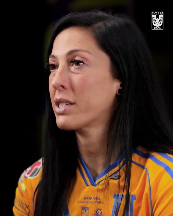 💛 Aterrizaste en San Nicolás como Campeona del Mundo. Aquí conquistaste la Liga MX Femenil y el Campeón de Campeonas. 🐯 Gracias por tu entrega y profesionalismo con La U. ¡Te deseamos todo el éxito en lo que venga, Jenni! 👇 ¡Entrevista completa aquí!