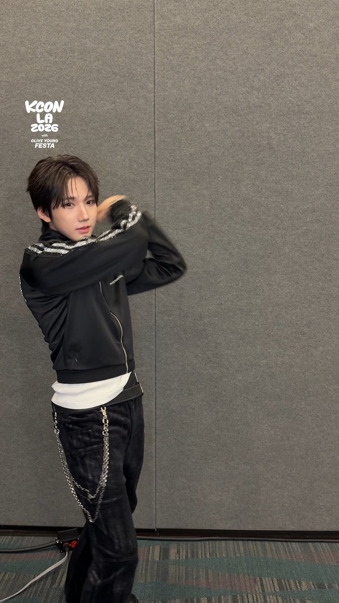 [#KCONLA2026] CALLING KCON 📞#KEYVITUP KEYVITUP calls. KCON appears… guess who’s joining 👀✨ Call answered! KEYVITUP - KCON LA 2026 AUG 14-16 Arena, LA Convention Center Let’s #KCON