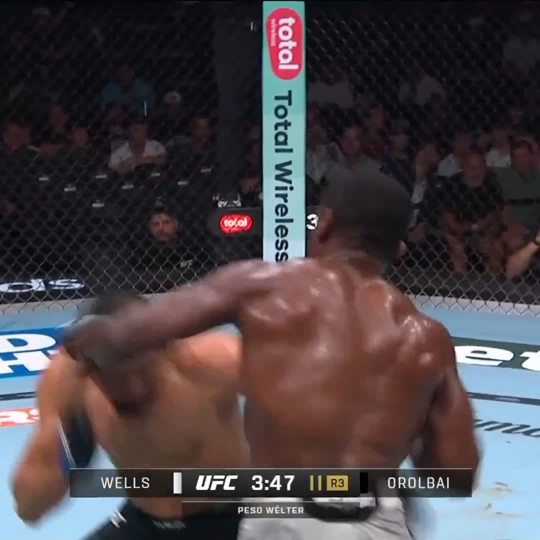 QUÉ LOCURAAAA‼️ Vean esto 👀 De no creerse, de ir perdiendo, sacó una victoria impresionante 🔥 #UFC330 | En vivo por @pplusdeportes