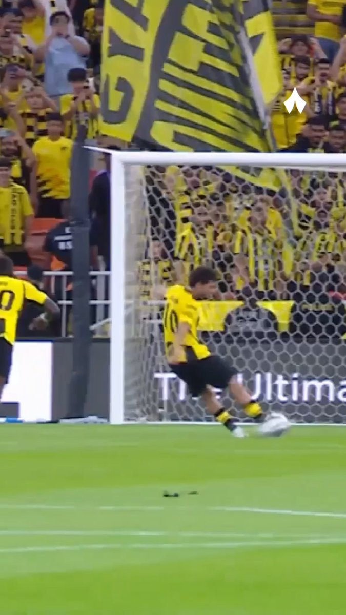 حامد الشنقيطي يتألق في أولى مشاركاته مع الخلود 🧤🔥 تقرير يسلّط الضوء على أداء حامد الشنقيطي أمام الاتحاد، وتألقه اللافت بعد تصديه لركلة جزاء وظهوره بصورة مميزة في أول مشاركة له مع الفريق 📊⚽