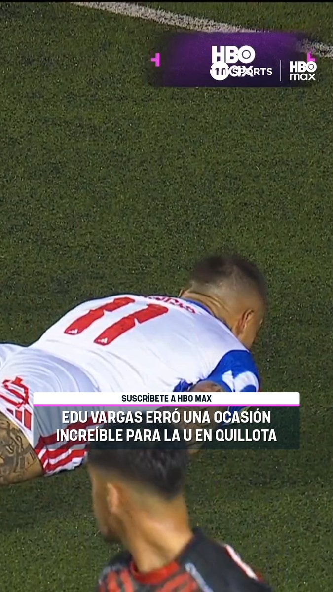 😬⚽🔵🔴 NOOOOO, EDU... Eduardo Vargas estaba solo en el área de Deportes Limache, pero no logró direccionar de buena manera su cabezazo y mandó el balón afuera en una chance importante para #LaU en este #MatchdaySábado. #LigaDePrimeraMercadoLibre Solo por $8.990/mes en los primeros 6 meses*, puedes ver el Superclásico, el Universitario y el Clásico con tu plan mensual de TNT Sports. #PromoTNTSports