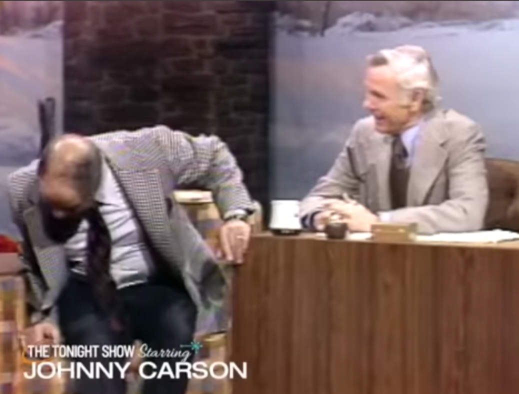 Don Rickles finds out Ed McMahon got engaged and immediately treats it like a national emergency. Without warm up or mercy he goes into rapid destruction of the girl, the wedding night, Ed’s hairline and the fact that Johnny and Don weren’t invited to the party. Ed just sits there taking it while Johnny laughs himself sick. This is what peak insult comedy looked like when a master was completely unleashed.