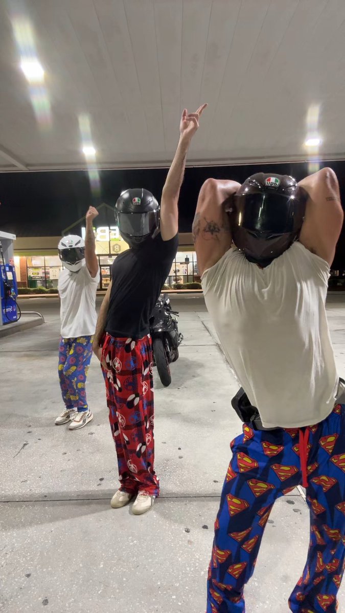 The last move had us dying 🤣😭 how did Larping Moto do that papimoto