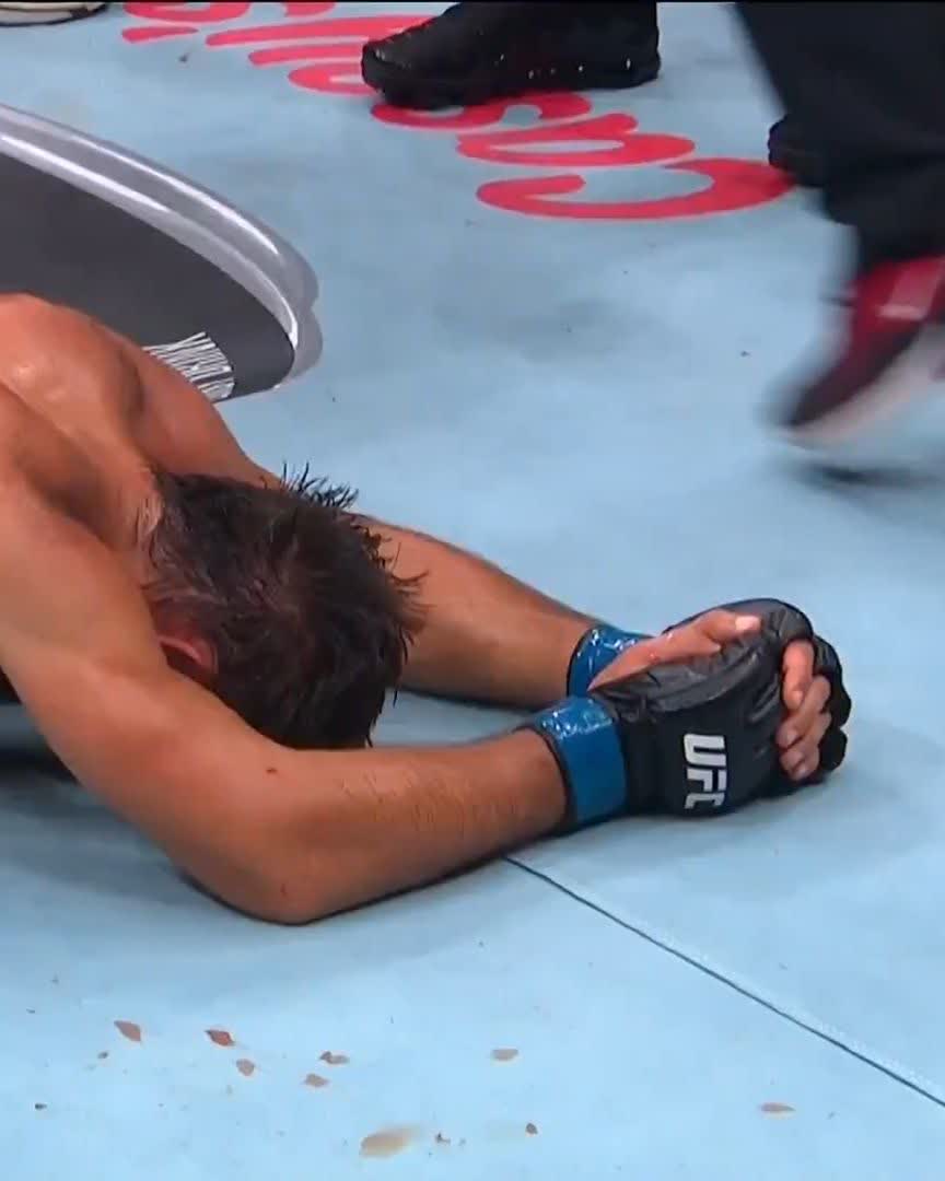 🚨 ENCORE UNE ENORME SURPRISE Dustin Stoltzfus soumet Mansur Abdul-Malik !!!! #UFC330