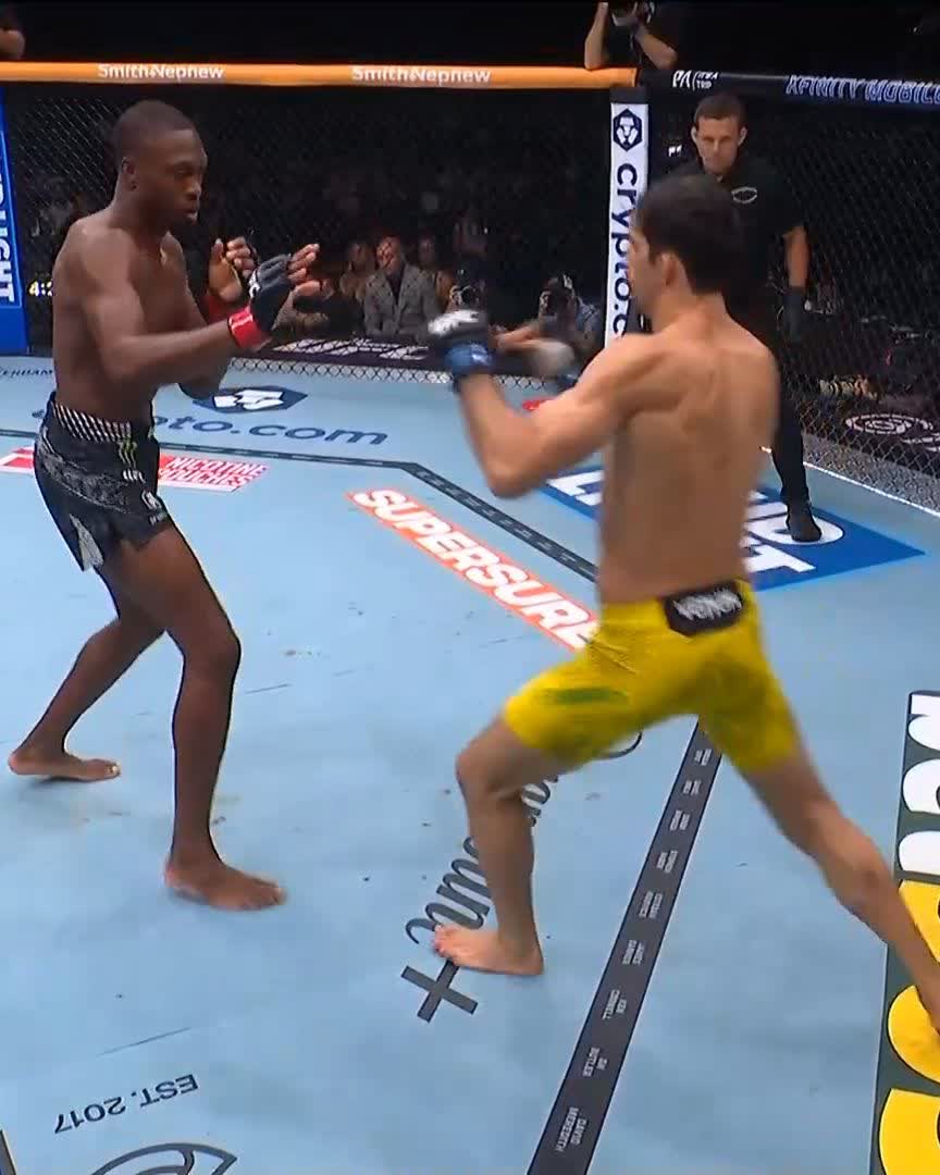 WASTED NO TIME 🤯 Jalin Turner took care of business in the blink of eye at #UFC330! [ LIVE NOW on @ParamountPlus ]