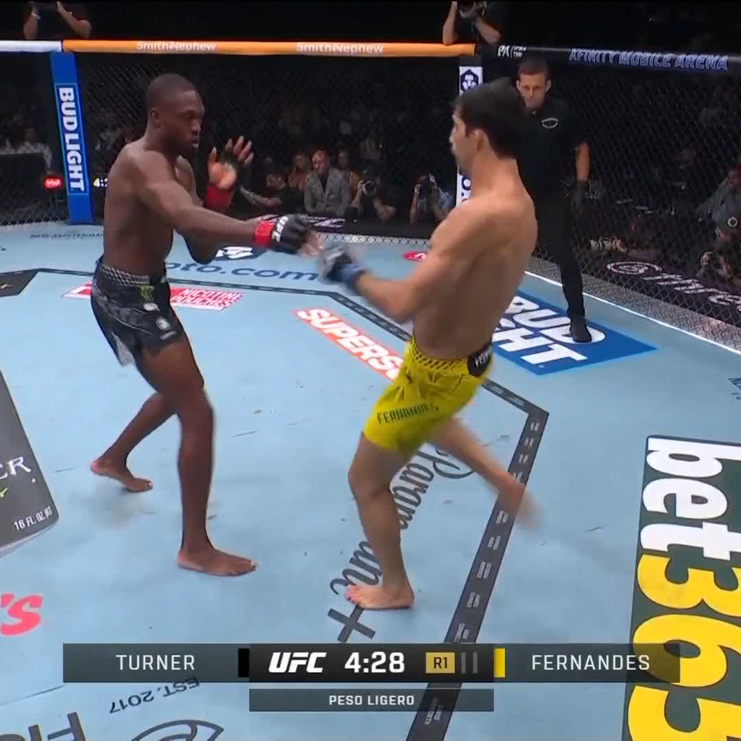 WOOOOOW SE ACABOOOOOÓ 🫨 ‼️ Solo 40 segundos necesitó Jalin Turner 🚨 IMPRESIONANTE #UFC330 | En vivo por @pplusdeportes
