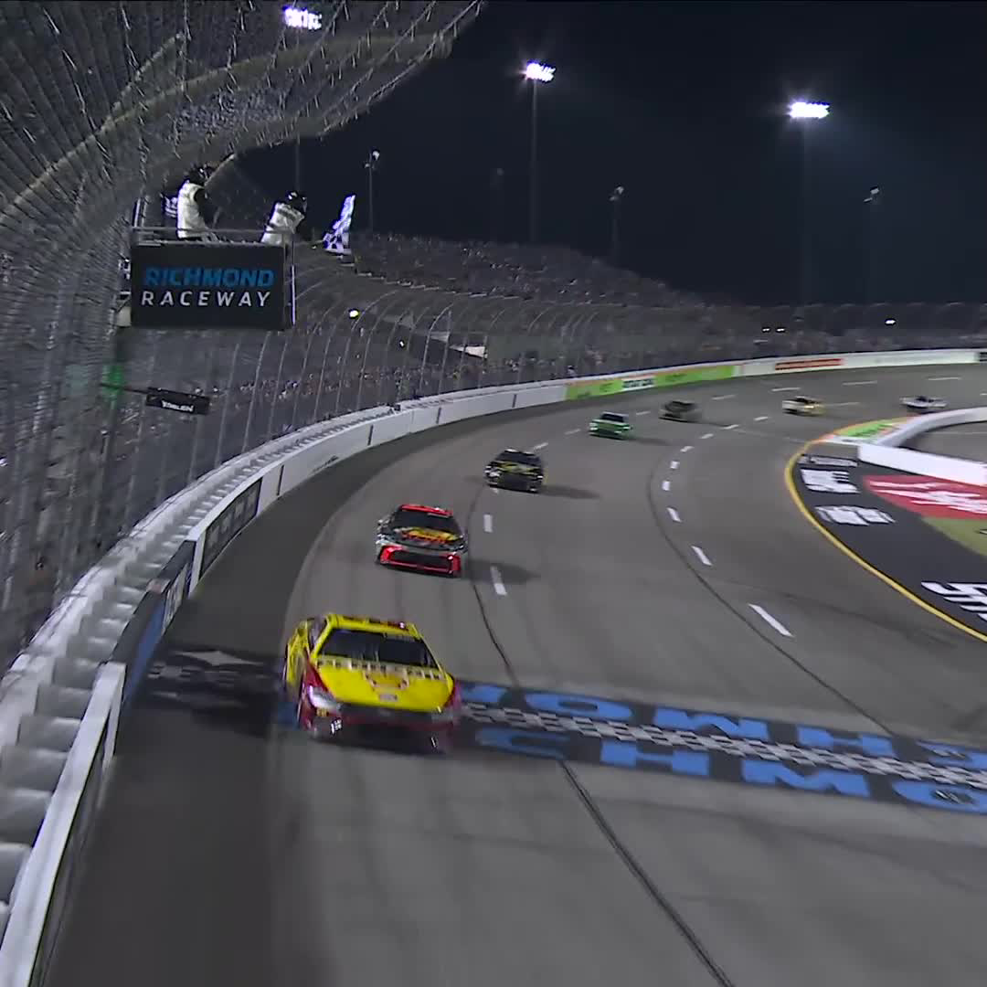 Here comes Joey! 📢 Joey Logano beats Chase Briscoe to the line and wins for the third time at Richmond Raceway!