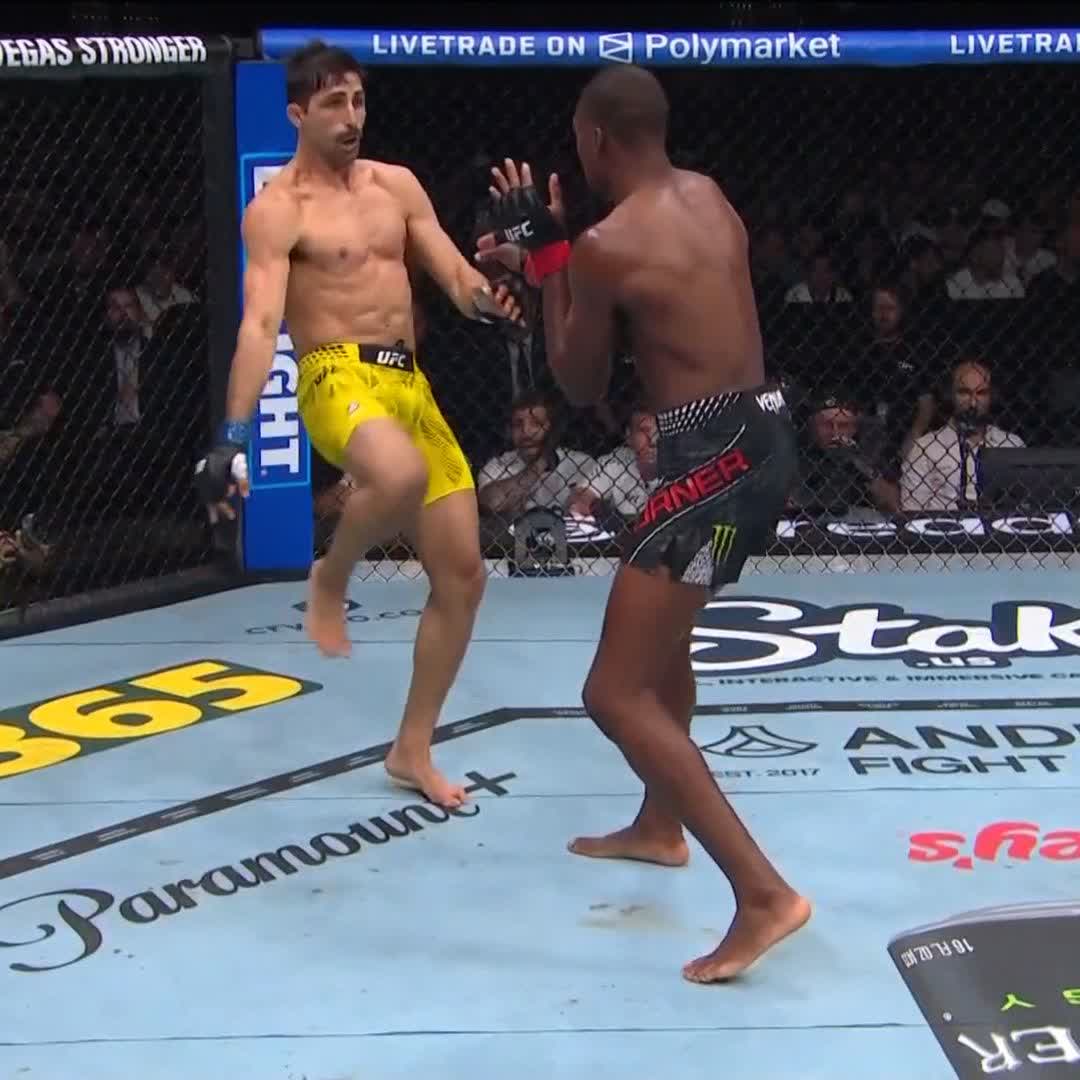⚠️NOCAUT DEVASTADOR ⚠️ De locura! solo en 40 segundos terminó la pelea Jalin Turner 🔥 #UFC330 | En vivo por Paramount+ Deportes