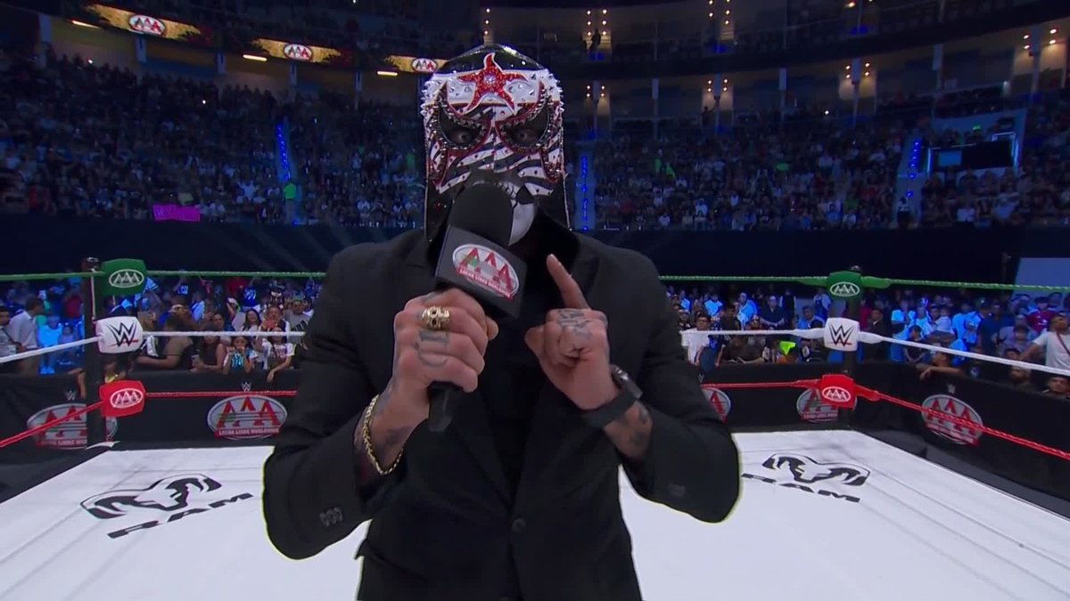 Penta está aquí y tiene un mensaje para Roman Reigns 🧐 #AAAenFOX