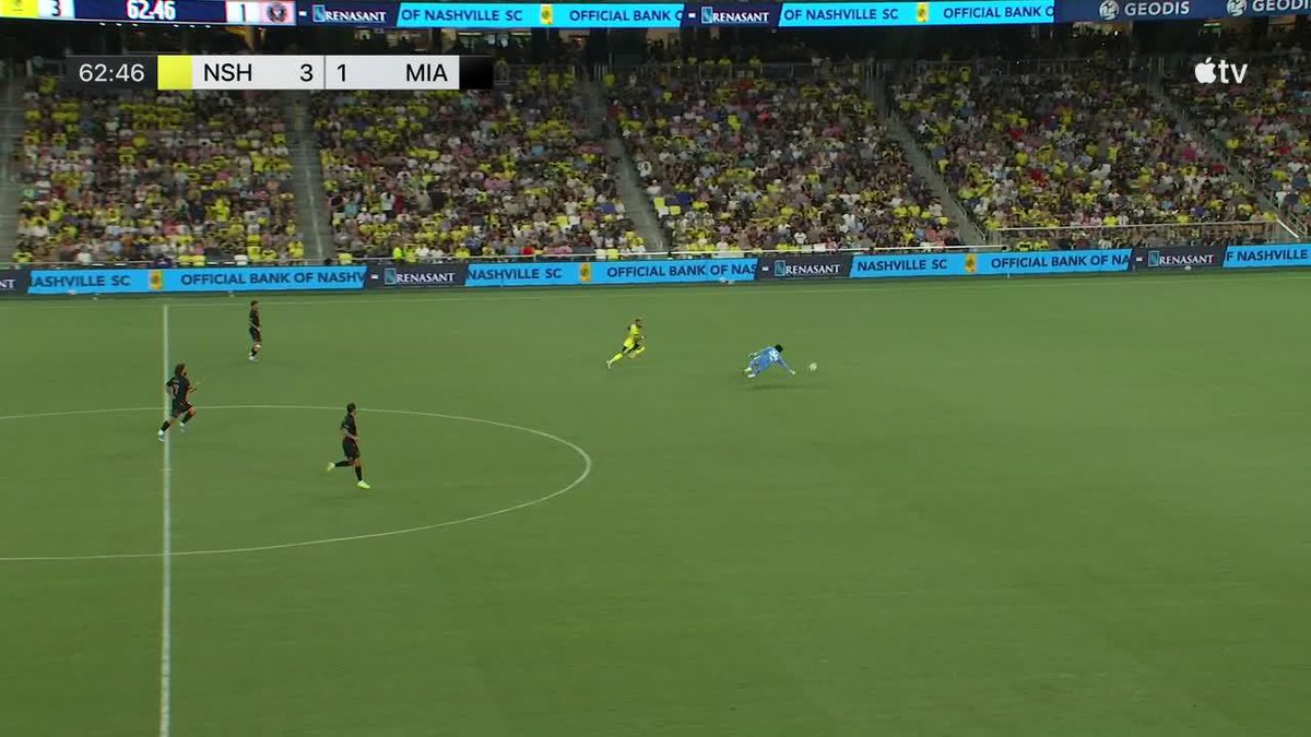 ¿QUÉ HIZO ROCCO RÍOS NOVO? El arquero de Inter Miami salió lejos, se resbaló y Mukhtar aprovechó para marcar el 4-1 de Nashville en la #MLS. ¡Es el blooper del campeonato! 📺 Major League Soccer on Apple TV