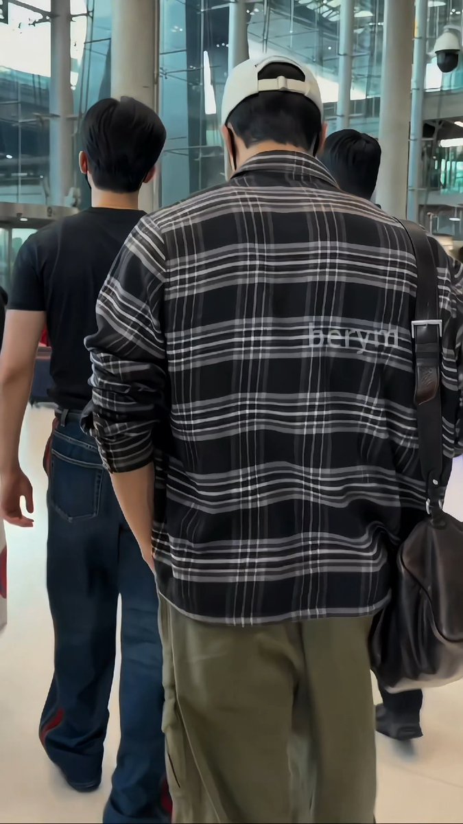 GOD THE YAOI PROPORTIONS 😭😭😭😭😭😭😭 JENJAEM YAOI PROPORTIONS 😭😭😭😭😭😭😭😭😭😭
