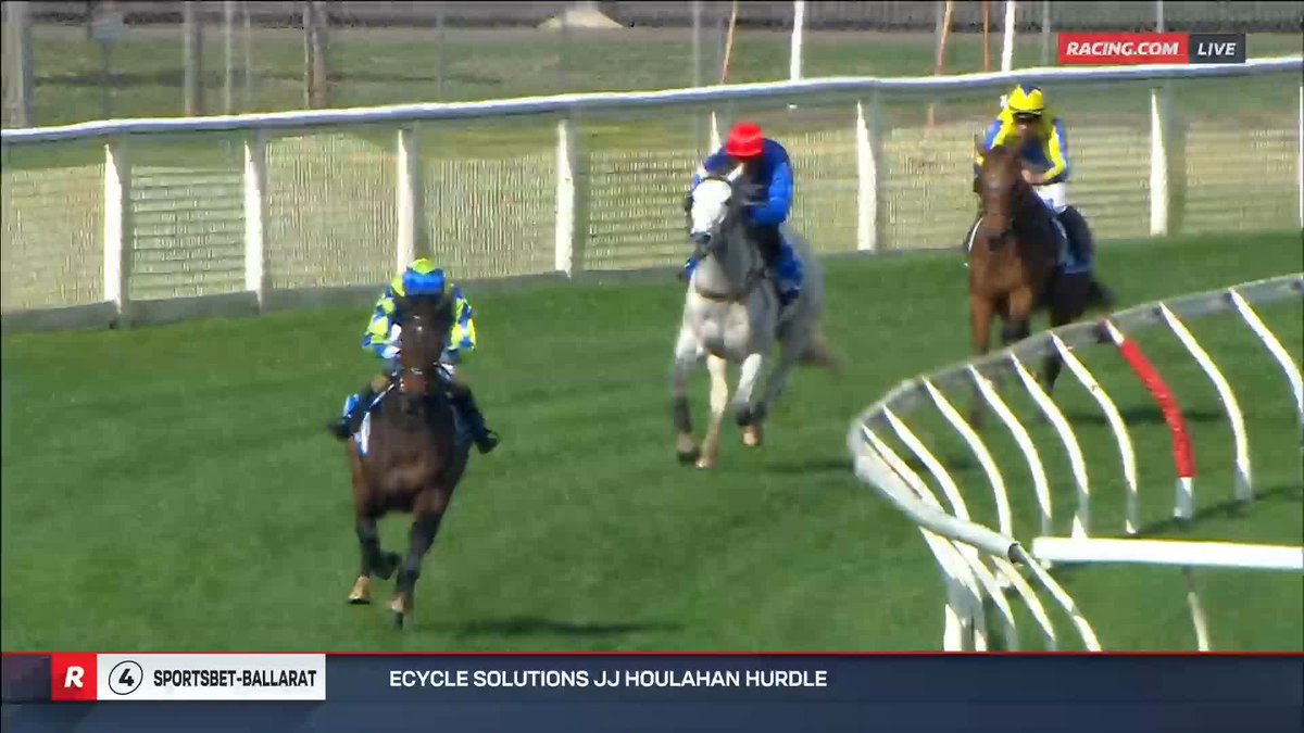 JJ Houlahan Hurdle | The Cunning Fox FROM THE CLOUDS! 🤯🦊 The Cunning Fox storms home to complete a treble for Patrick Payne 🔥 📺 Ch. 78/68, Foxtel 529, Kayo or via our app REPLAYS: