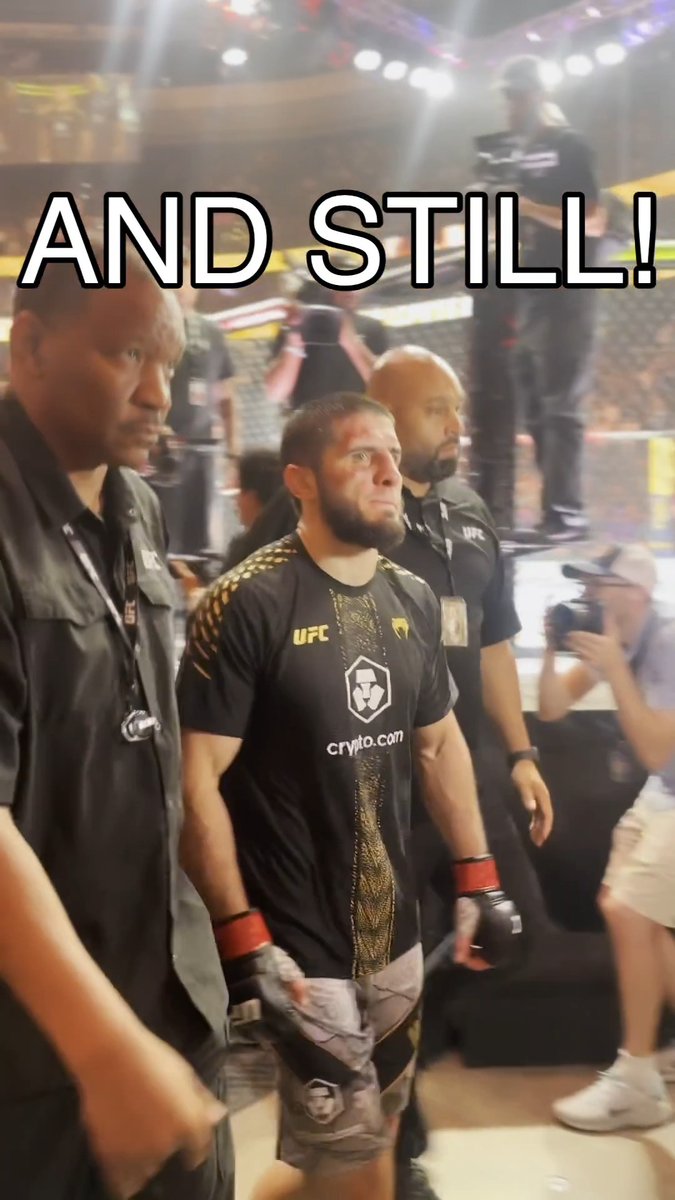 Islam Makhachev retains his #UFC welterweight title at #UFC330 in Philadelphia! 🇷🇺🏆 (🎥 @joseyoungs)
