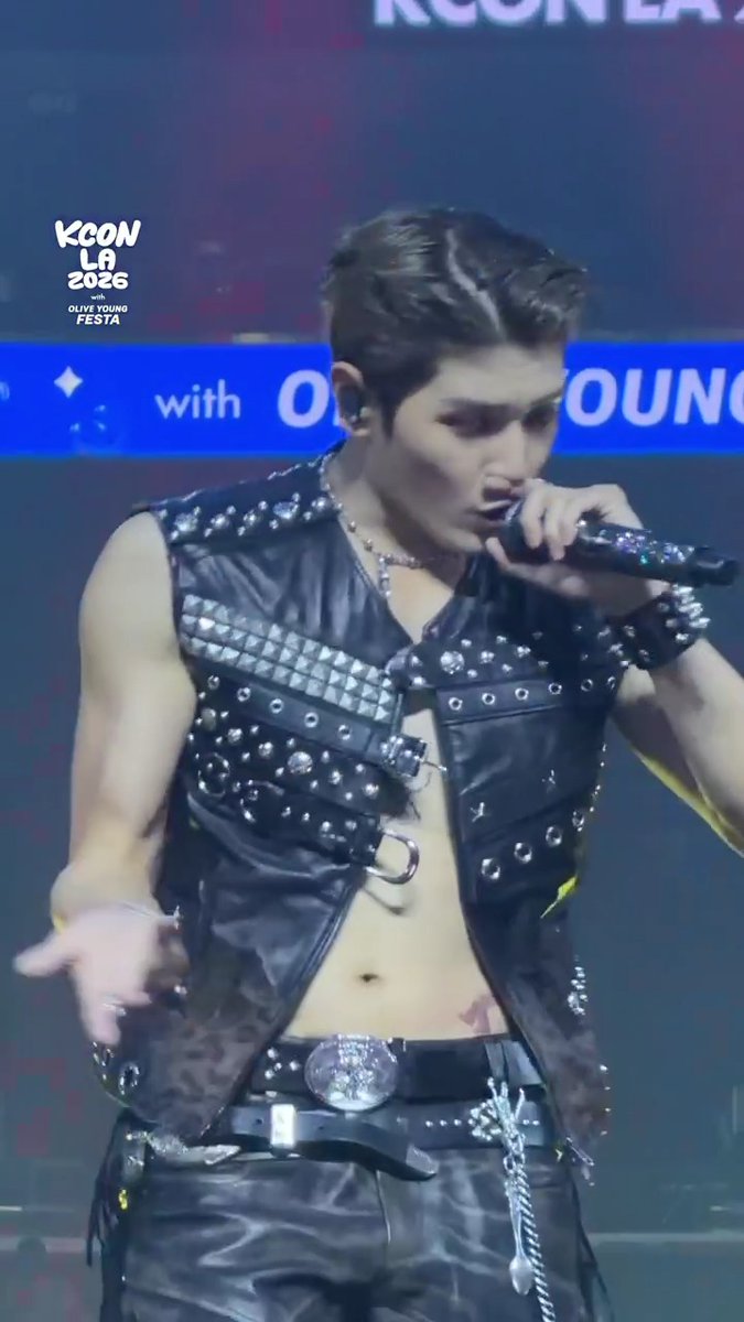 [#KCONLA2026] ON STAGE NOW⚡M COUNTDOWN STAGE 🩵 DAY 2 Relive every unforgettable moment with #TAEYONG (from NCT) NCT - KCON LA 2026 AUG 14-16 Arena, LA Convention Center Let’s #KCON
