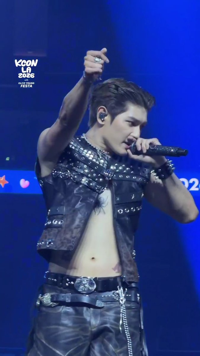 [#KCONLA2026] ON STAGE NOW⚡M COUNTDOWN STAGE 🩵 DAY 2 Relive every unforgettable moment with #TAEYONG (from NCT) NCT - KCON LA 2026 AUG 14-16 Arena, LA Convention Center Let’s #KCON