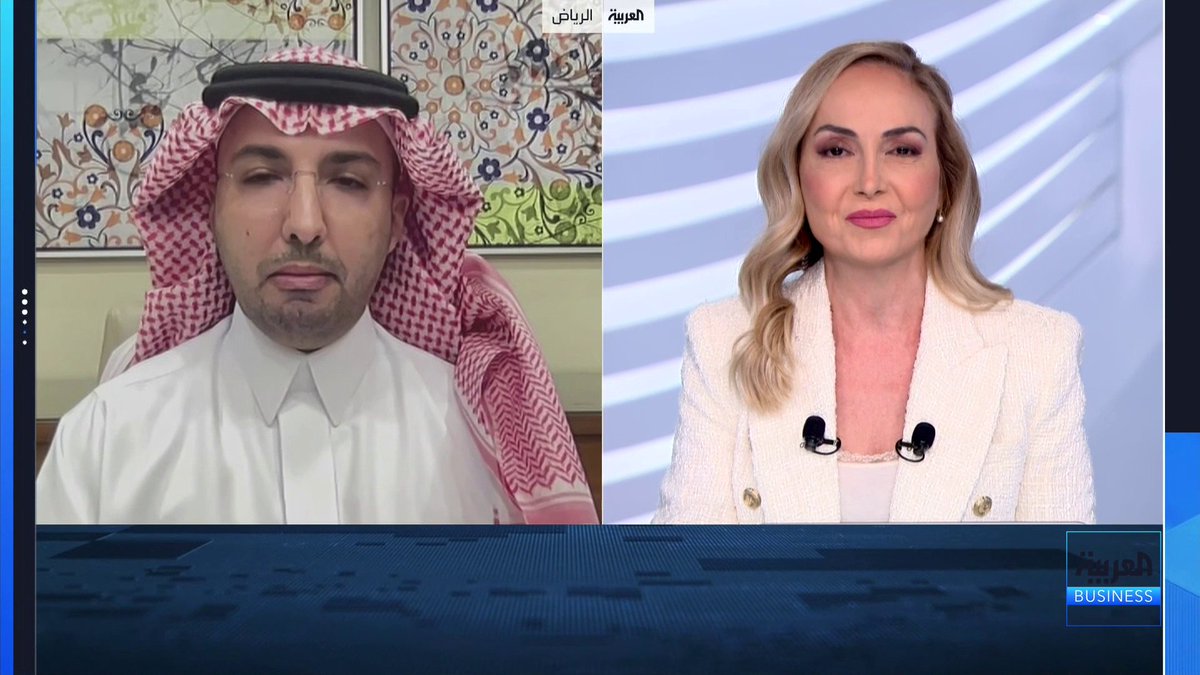 محلل الأسواق المالية حمد العليان لـ "العربية Business" 📌 رئيس هيئة السوق المالية السعودية الجديد يمتلك خبرات واسعة تؤهله لمرحلة تطويرية جديدة تواكب رؤية 2030 وتوسع سوق الدين 📌 دور الهيئة يقتصر على الجانب التشريعي والتنظيمي ورفع الشفافية والحوكمة وحماية المستثمر دون التدخل في حركة السوق 📌 مسؤولية تسعير وتقييم وتغطية الاكتتابات تقع على المؤسسات المالية والمستثمرين وليس على الهيئة التنظيمية 📌 دور الهيئة ينحصر في مراقبة الإفصاح واستيفاء شروط الإدراج دون التدخل في تقلبات الأسعار بعد الطرح حمد العليان Nadine Hani #افتتاح_الأسواق #العربية_Business 🔴لمزيد من التحليلات وأخبار الاقتصاد.. تابعوا "العربية Business" مباشرة على يوتيوب: