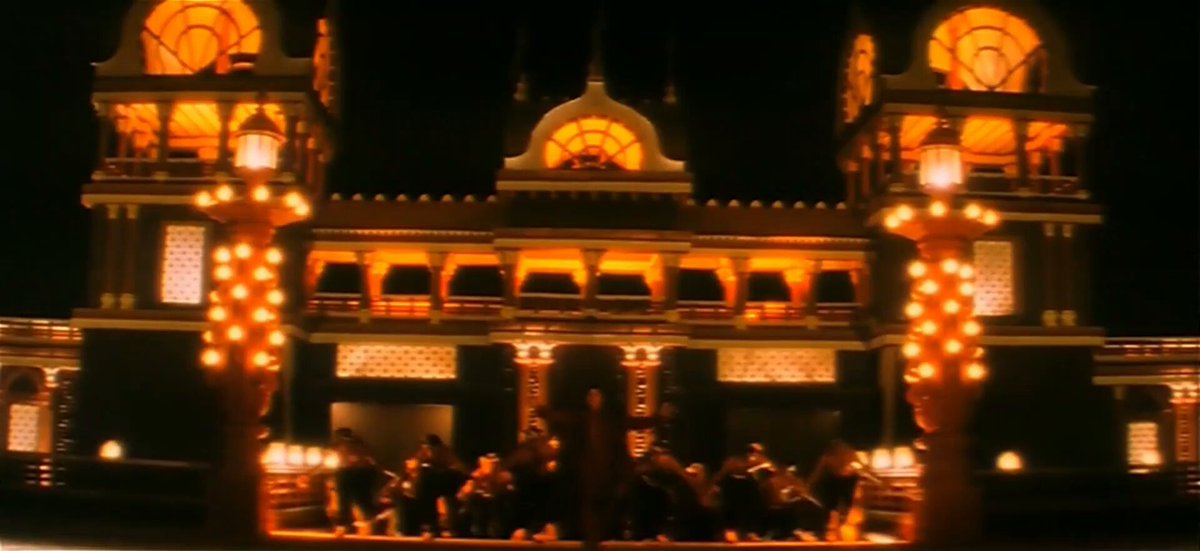 I want to meet the genius who thought that Sonu Nigam singing for Amitabh Bachchan sahab is a great idea.