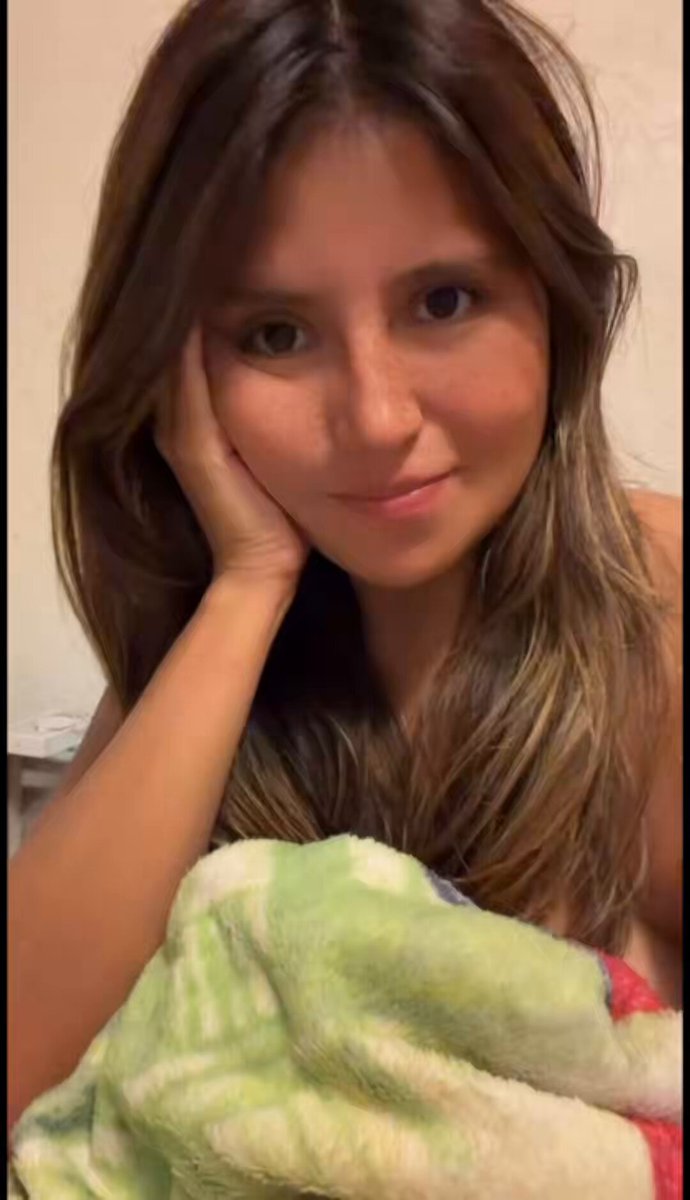 Buenos días carita de ángel 😇 ¿Cómo estás? ¿Listo para un recorrido a la plaza? 🩷 Vamos a comprar algunas cosas para el live🥳, un poco de ropa y ¿crees que ya tendremos celular 📱 o ya nos resignamos? #reels #foryou #Fyp #Humor #Parati