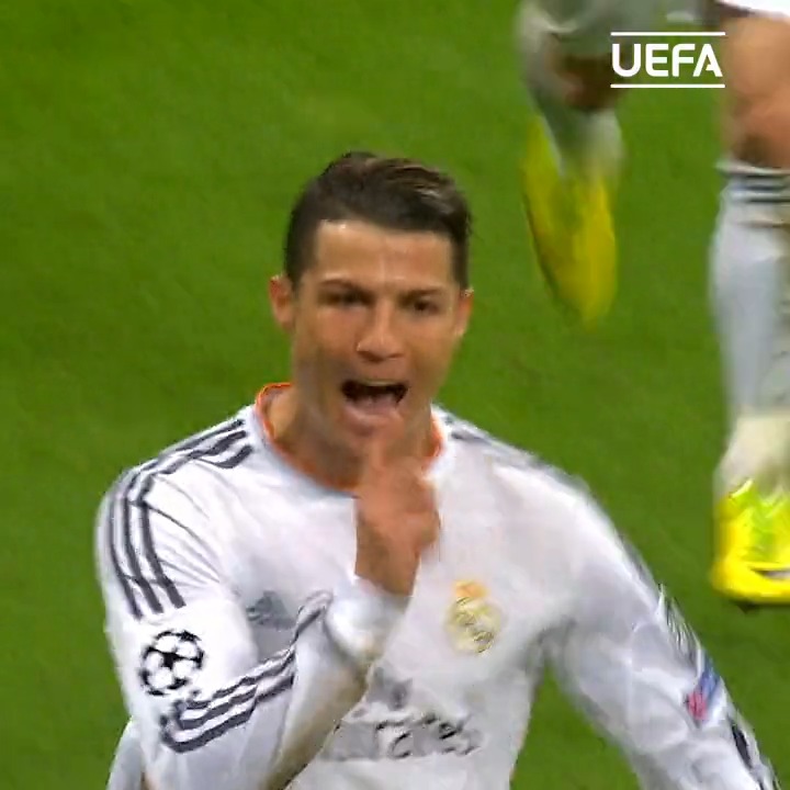 No one ever scored a under the wall freekick until Cristiano Ronaldo did it 🐐