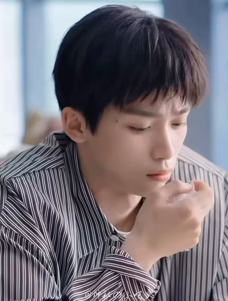🐟뿌에엥 우으 우응 우엥 힝 훙 참 다채로운 소리를 내는 180 남자아이 아 진짜 심하게 기엽다 ｡ ｡ ｡