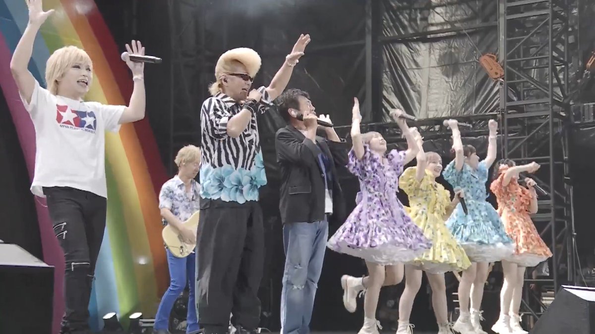 【🔵 #LuckyFes '26 "無料"見逃し配信中!】 / #TUBE のライブ映像お届け! \ FRUITS ZIPPERとのコラボステージや、 氣志團・綾小路 翔さん、 ゴールデンボンバー・鬼龍院 翔さんが サプライズ出演したステージを無料で見逃し配信中✨ 🎸LuckyFes'26はABEMAで☑️ ▷