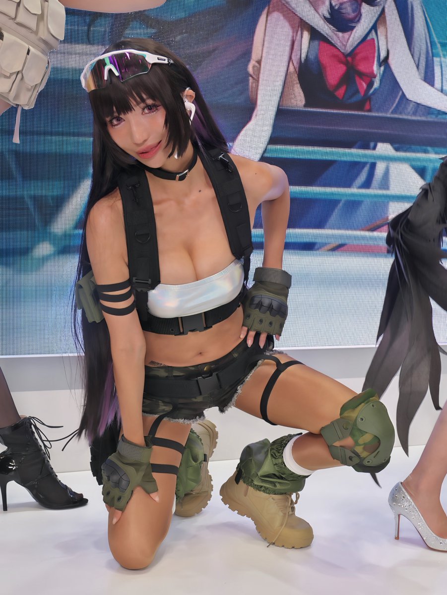 #コミケ 胸いっぱいのRPG #ブラウンダスト2 ブース にて 二日間デッドアイ（ネケンダリア）で出演させていただきました💜 褐色といえば！！！って言われるの嬉しい☺️ 囲みすごいなかお越しいただき 撮影もありがとございました💓 グッズも可愛すぎたねぇぇえ #ブラダス2 #コミケコスプレ
