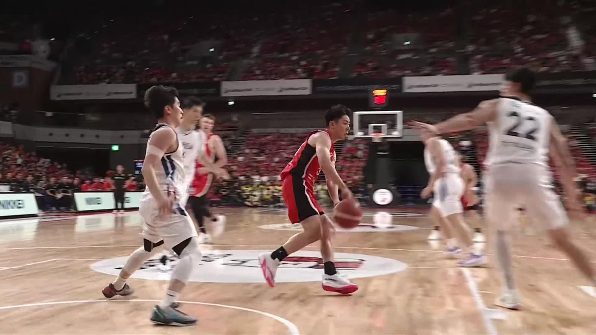 昨シーズンまでのチームメイト🤝 #33 佐々木 👉 #91 吉井の鮮やかな連携プレー! 佐々木隆成 Ryusei Sasaki 吉井 裕鷹 📺テレビ朝日系全国ネットにて生放送 📡バスケットLIVE/TVer/ABEMAにて生配信 #SoftBankCUP2026 #AkatsukiJapan #日本一丸