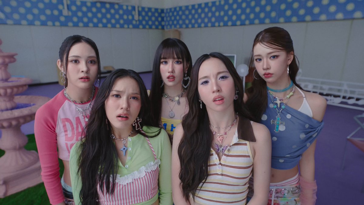 Thai girl group Kiismet has made their official debut with their new single "GIVE ME MORE"