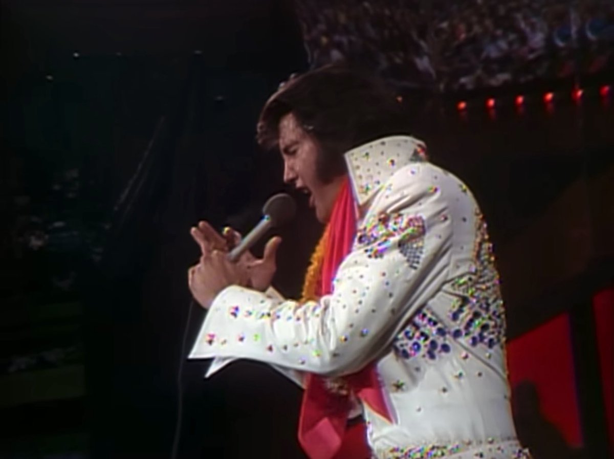 The is the greatest live performance of all time nothing comes close to Elvis Presley he absolutely nails this song.