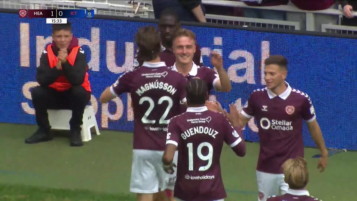 Christian Borchgrevink has Heart of Midlothian FC' opener 💜 His looping header goes over the Inverness 'keeper and into the back of the net 👊 #PremierSportsCup