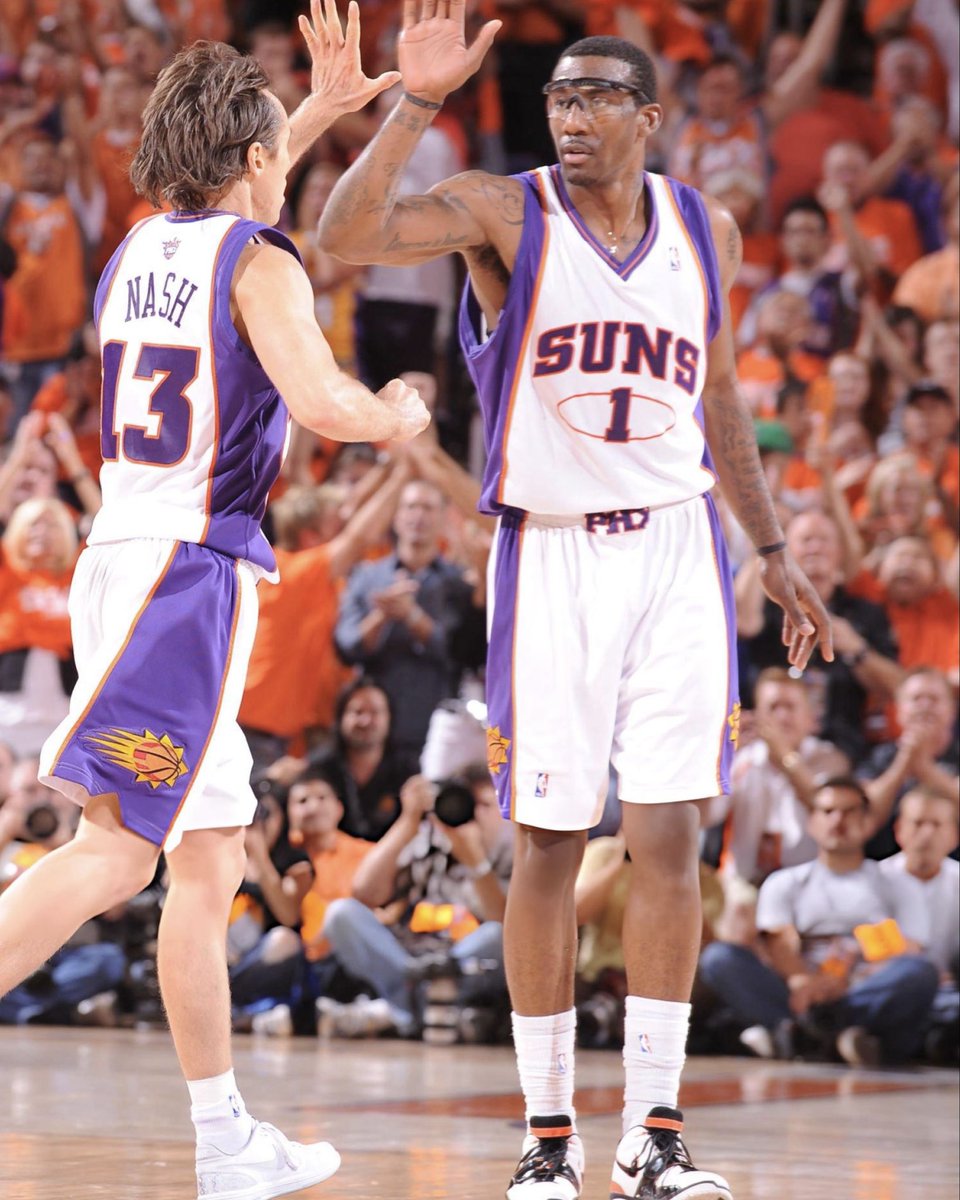 Amar'e Stoudemire led the Suns with 42 points and 11 rebounds in a WCF Game 3 win over the Lakers! (2010) 42 PTS 11 REB 1 BLK 1 STL 64% FG (14/22) 78% FT (14/18)
