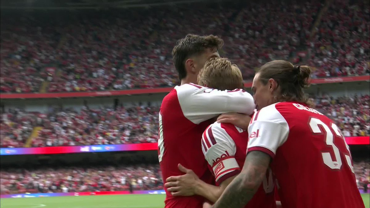 ARSENAL WASTING NO TIME IN THE SECOND HALF ⚡ A two assist performance for Christos Tzolis and Martin Odegaard makes it 3-0 against Man City ‼️