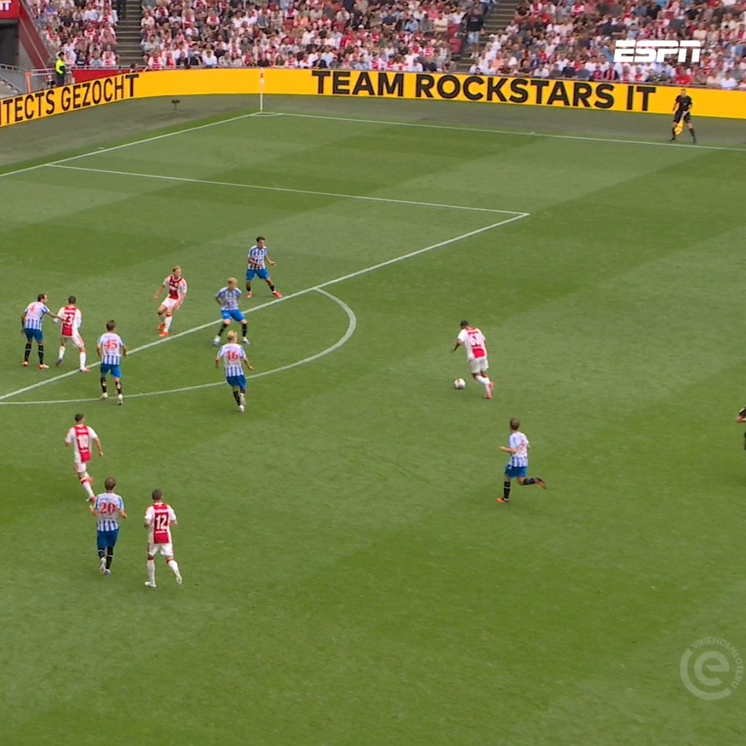 Ouazane scoort op prachtige wijze zijn eerste voor Ajax 1 🤩💎 #ajahee