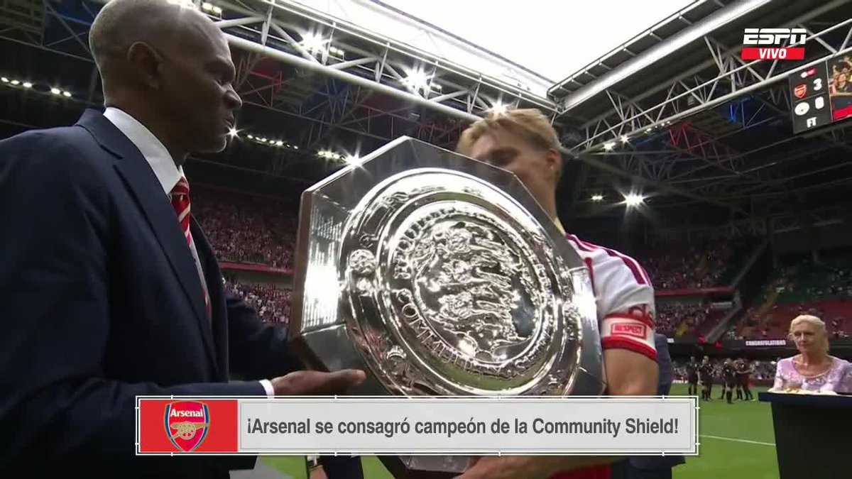¿UN NUEVO REINADO EN EL FÚTBOL INGLÉS? ¡MARTIN ODEGAARD LEVANTÓ EL TROFEO Y ARSENAL ES EL CAMPEÓN DE LA COMMUNITY SHIELD 2026! 📺 #DisneyPlus Plan Premium