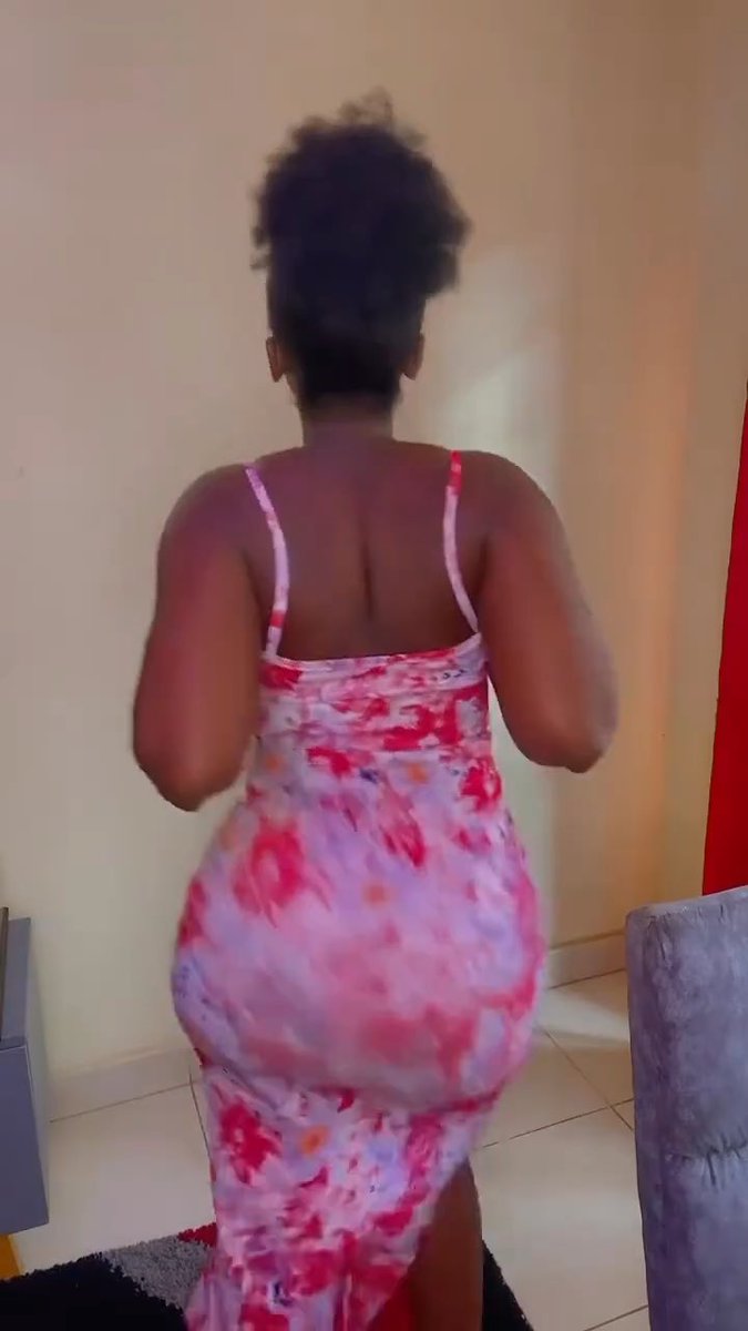 Some girls have a crazy waistline and knowing how to twist it
