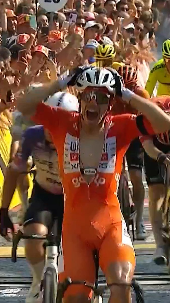 Rui Oliveira gets his first professional victory in the final stage of the Tour of Portugal! 👏