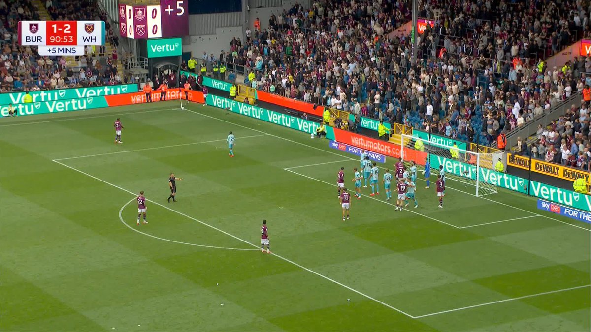 Burnley HAVE to keep Zian Flemming. The man is irreplaceable. Reject every bid.