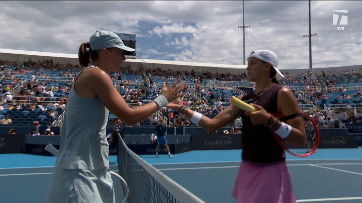 Seven wins in a row or seven straights wins in Cincinnati? Take your pick 😏 2026 Canada and 2025 Cincinnati champion Iga Swiatek advances to the third round after after taking out Arango 6-3, 6-0 ❤️‍🔥 #CincyTennis
