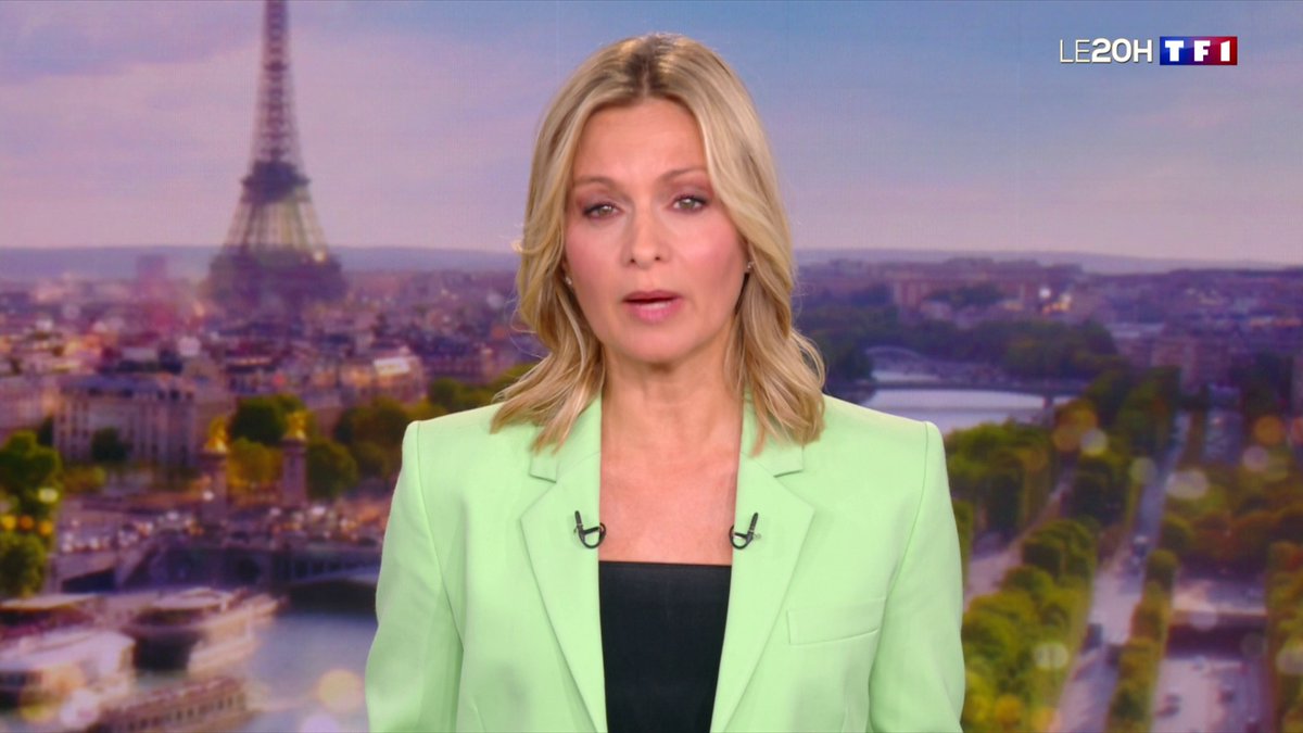 🔴 Une mère en colère contre la suspension de la loi interdisant les réseaux sociaux aux moins de 15 ans. ➡️ Son fils, Clément, 15 ans, a mis fin à ses jours il y a deux ans, après des semaines de cyberharcèlement. 📺 #LE20H de TF1 présenté par Audrey Crespo-Mara